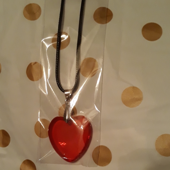 Red Heart Necklace Large Red Heart on Black cord 18"-24" NEW adjustable.… - Picture 6 of 10
